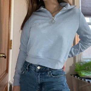 Baby blue pullover sweatshirt with zipper